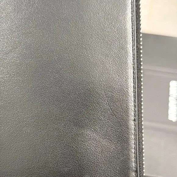 Saint Laurent Sleek Black envelope clutch - Picture 11 of 16